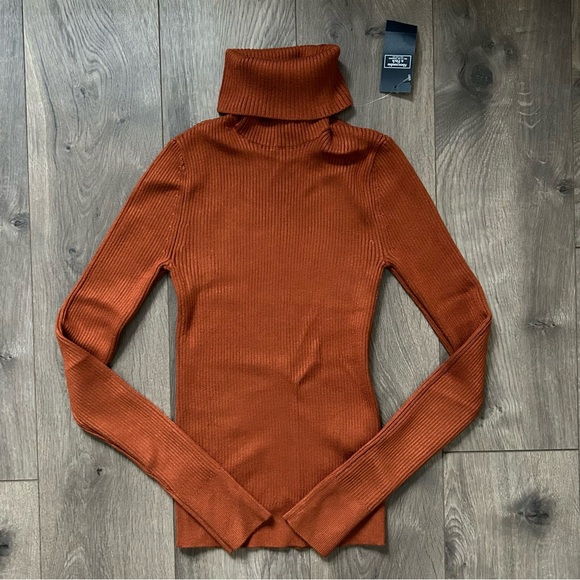 Abercrombie & Fitch Tops - Abercrombie & Fitch turtle neck top